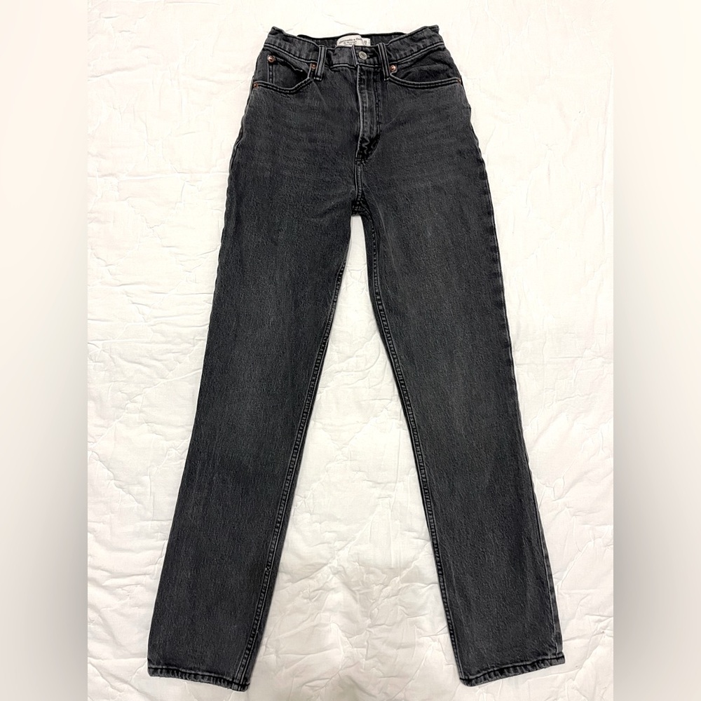 Abercrombie & Fitch 90’s Straight Ultra High Rise - 24 x 30.5